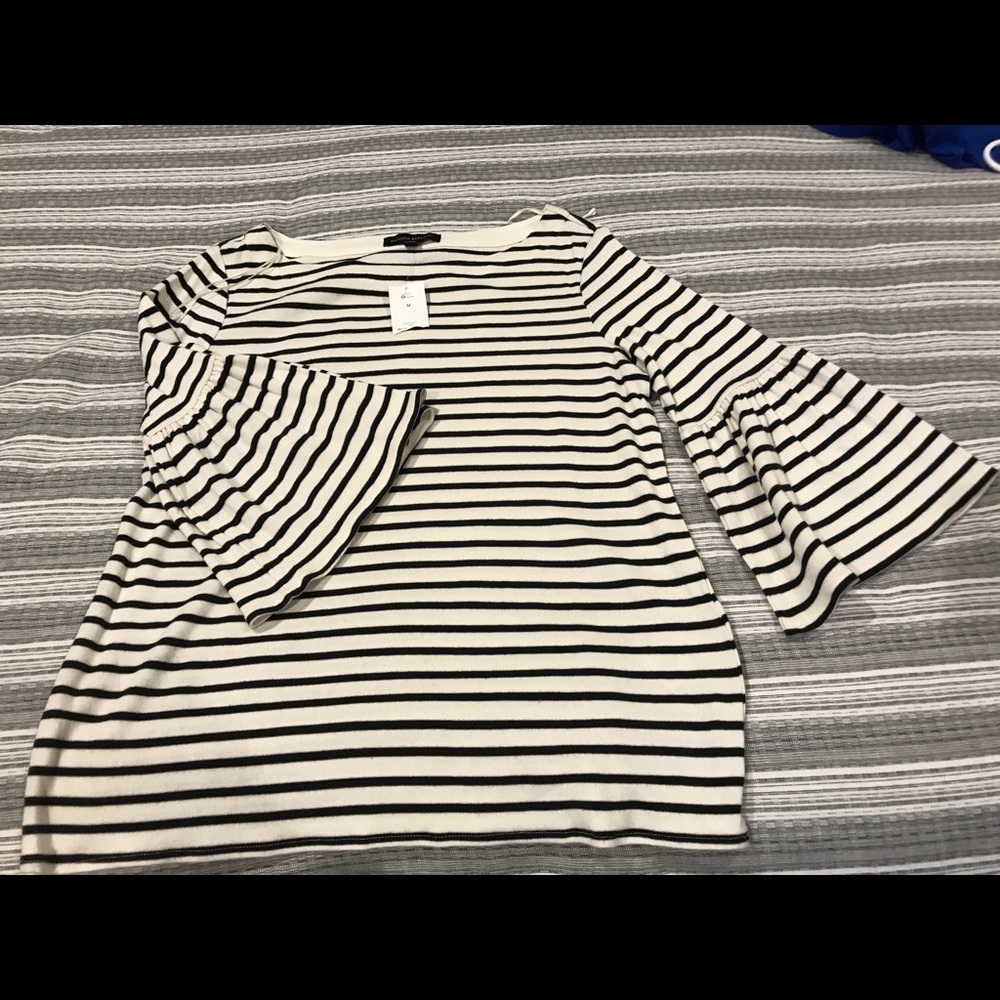 Banana republic NEW bell sleeve top